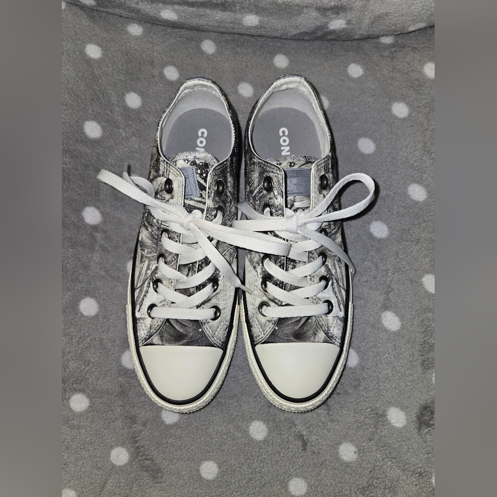 Brand NEW Converse Sneakers
